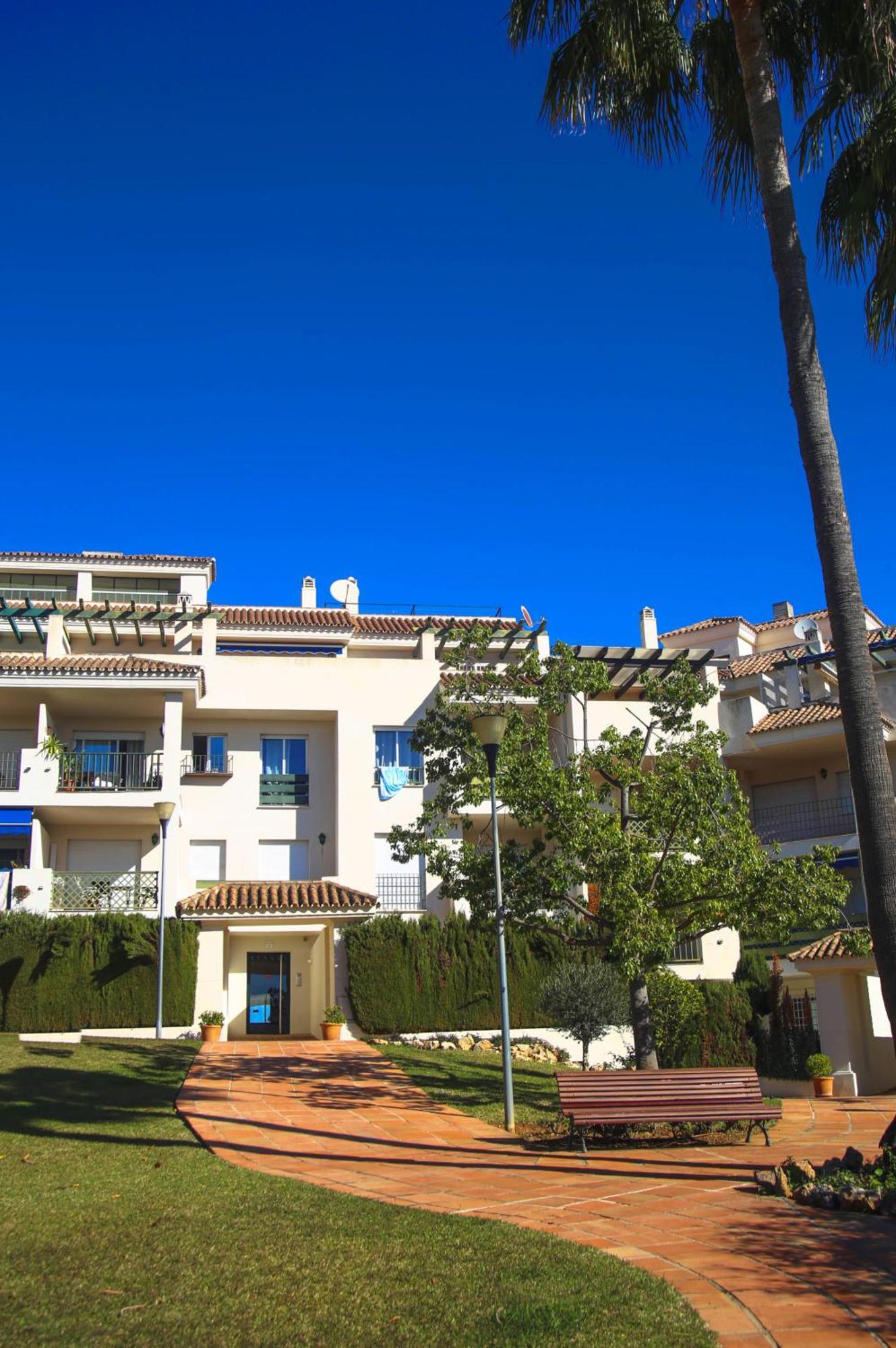 Walk To Puerto Banus, 2Br, 2Bth, Pool Apartment มาร์เบยา ห้อง รูปภาพ